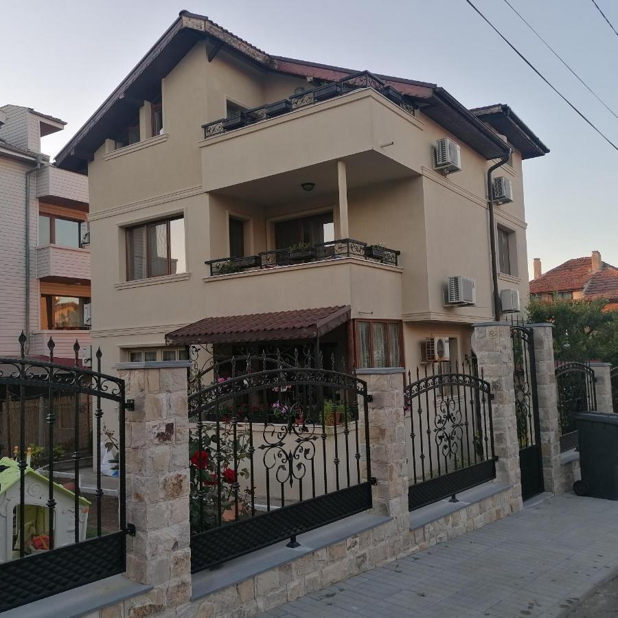 Apartments Dona Chernomorets Exterior photo