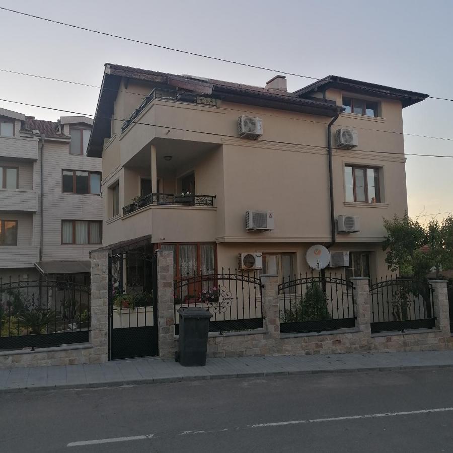 Apartments Dona Chernomorets Exterior photo