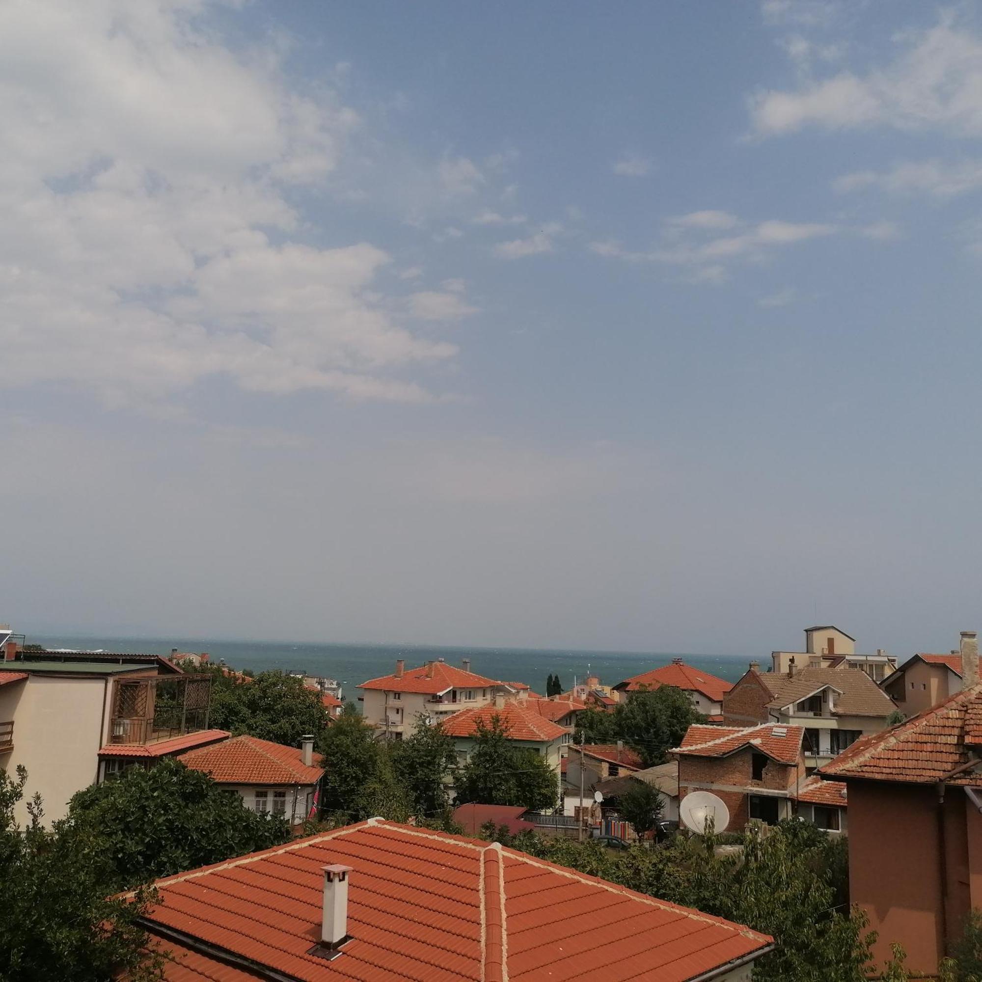 Apartments Dona Chernomorets Exterior photo