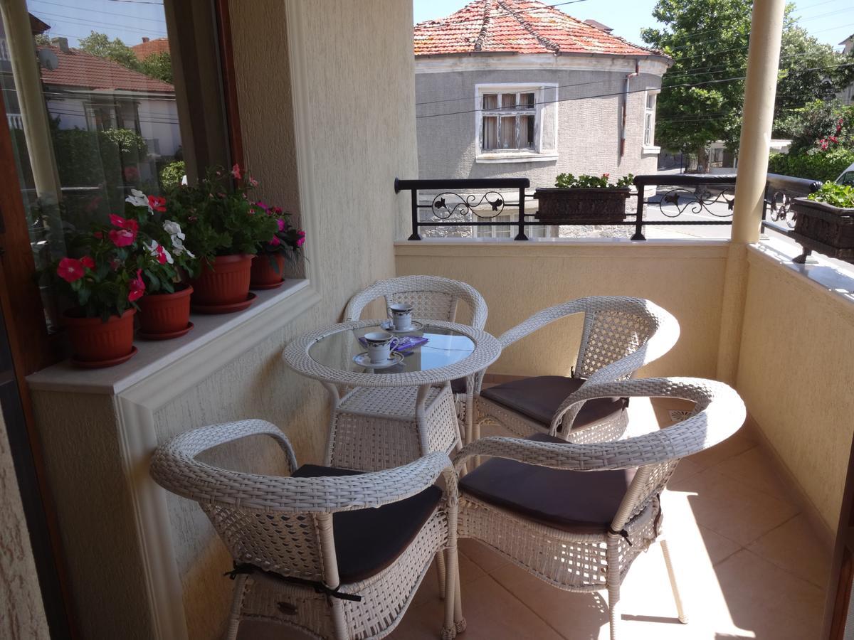 Apartments Dona Chernomorets Exterior photo