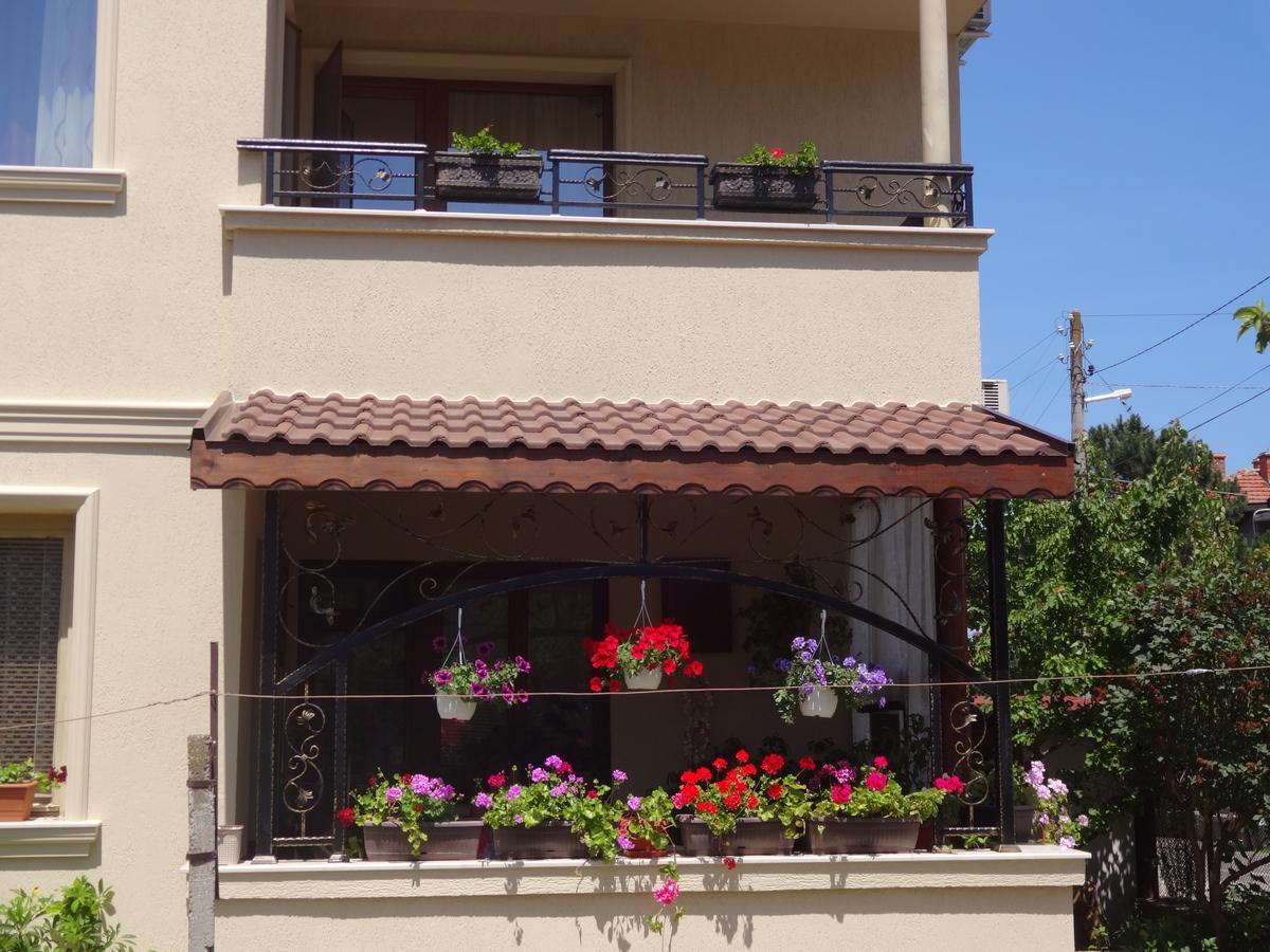 Apartments Dona Chernomorets Exterior photo
