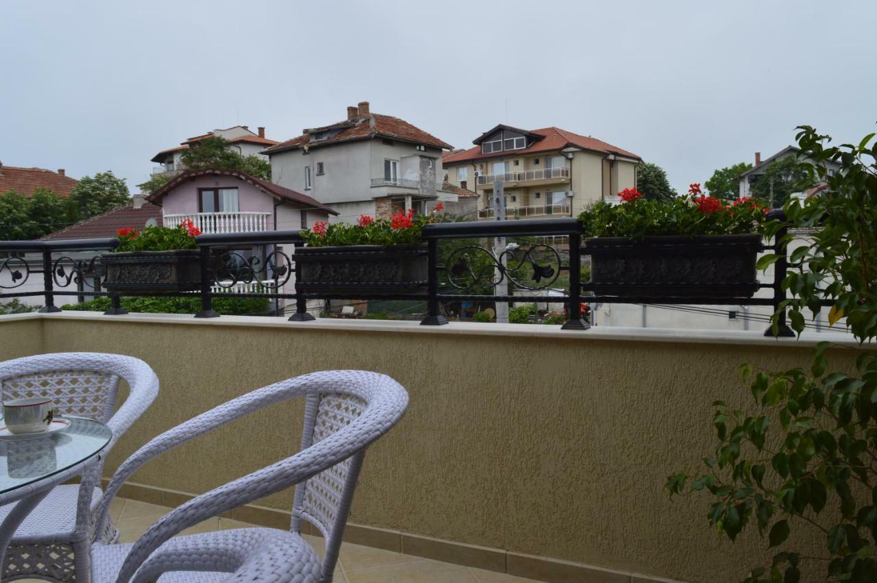 Apartments Dona Chernomorets Exterior photo